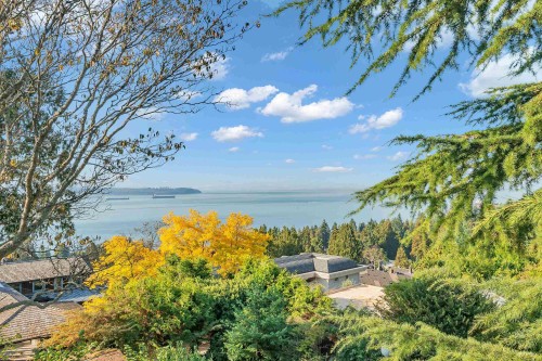 2602 Ottawa Avenue, West Vancouver, BC 