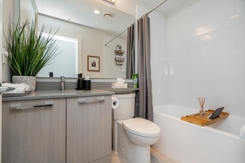 401-6438 Byrnepark Drive, Burnaby, BC 