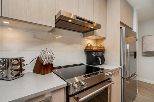 401-6438 Byrnepark Drive, Burnaby, BC 