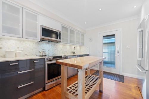 412 2Nd Street E, North Vancouver, BC 