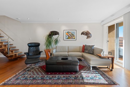 412 2Nd Street E, North Vancouver, BC 