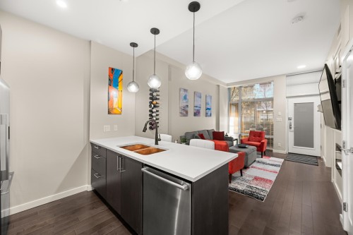 66 1St Avenue W, Vancouver, BC 