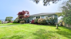 812 York Street  New Westminster, BC V3L 4S4