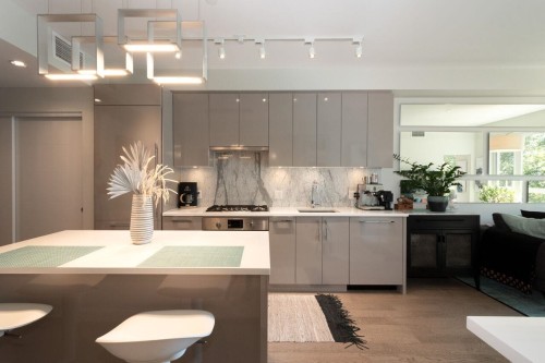 207-4080 Yukon Street  Vancouver, BC V5Y 0L4