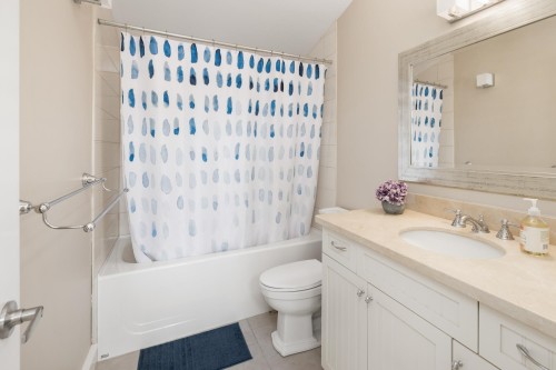 2623 Lawson Avenue, West Vancouver, BC 