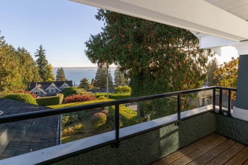 2623 Lawson Avenue, West Vancouver, BC 
