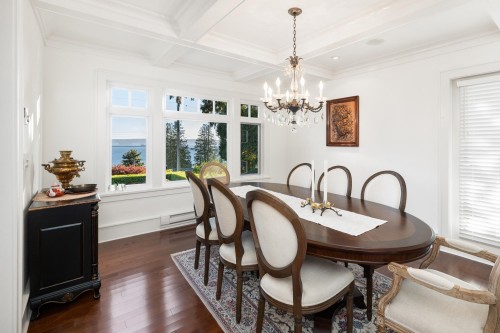 2623 Lawson Avenue, West Vancouver, BC 