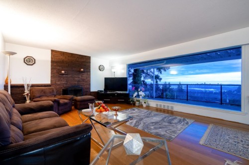 797 Eyremount Drive, West Vancouver, BC 