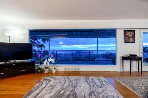 797 Eyremount Drive, West Vancouver, BC 