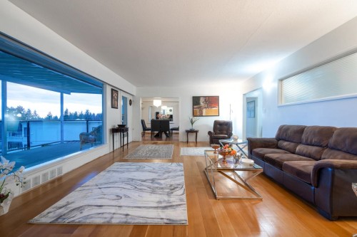 797 Eyremount Drive, West Vancouver, BC 