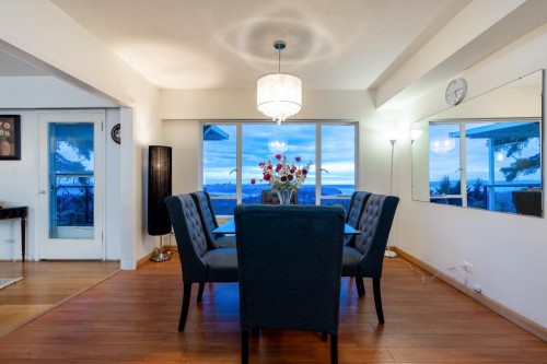 797 Eyremount Drive, West Vancouver, BC 