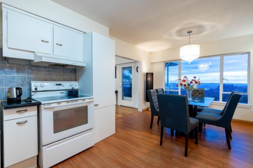 797 Eyremount Drive, West Vancouver, BC 