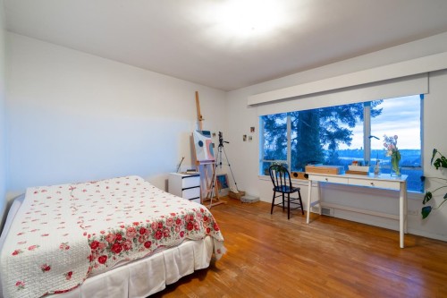 797 Eyremount Drive, West Vancouver, BC 