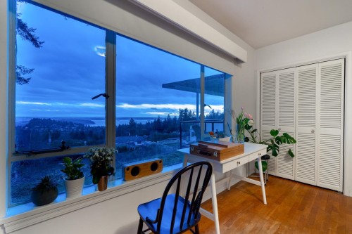 797 Eyremount Drive, West Vancouver, BC 