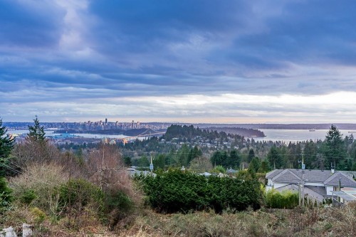 797 Eyremount Drive, West Vancouver, BC 