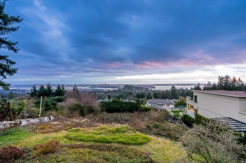 797 Eyremount Drive, West Vancouver, BC 