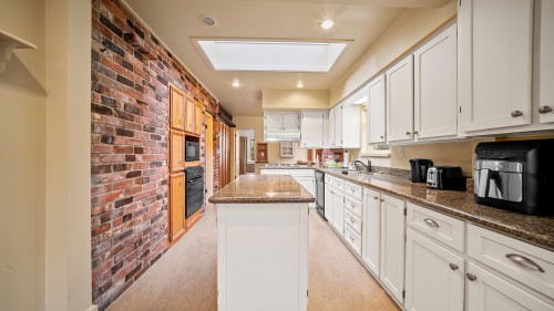 3537 31St Avenue W, Vancouver, BC 