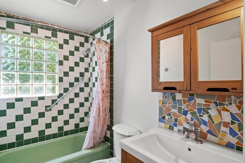 1027 Nanaimo Street, New Westminster, BC 