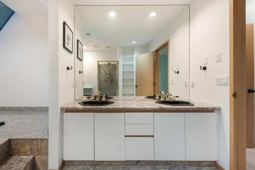 4779 Woodley Drive, West Vancouver, BC 