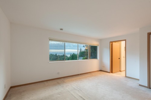 4779 Woodley Drive, West Vancouver, BC 