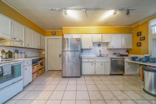 1989 King Edward Avenue W, Vancouver, BC 