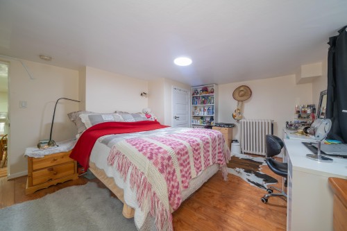 1989 King Edward Avenue W, Vancouver, BC 