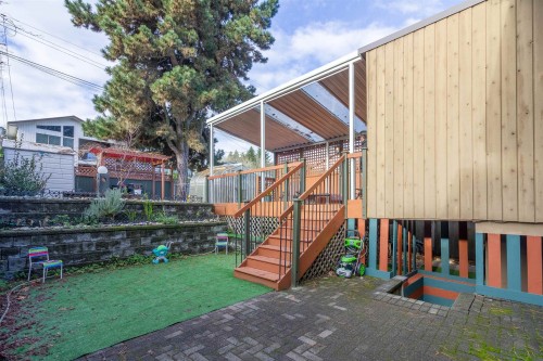 111 Fell Avenue N, Burnaby, BC 