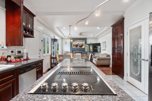 339 63Rd Avenue E, Vancouver, BC 