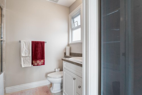 339 63Rd Avenue E, Vancouver, BC 