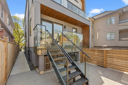 679 18Th Avenue W, Vancouver, BC 