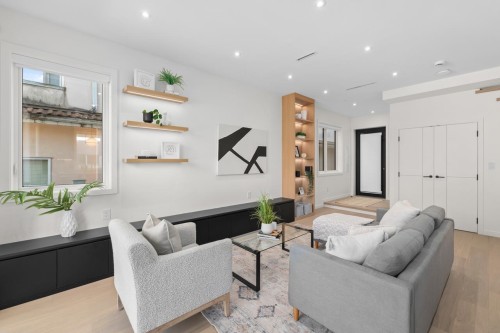 679 18Th Avenue W, Vancouver, BC 