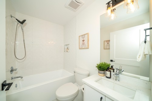 1924 William Street, Vancouver, BC 