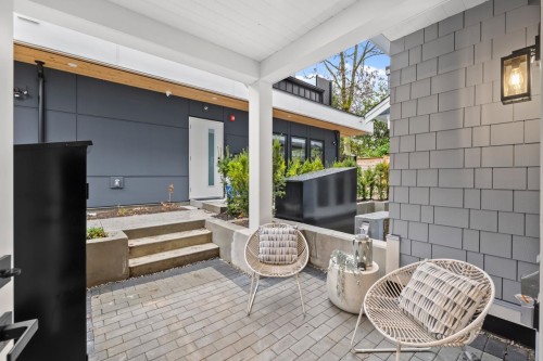 2432 49Th Avenue W, Vancouver, BC 