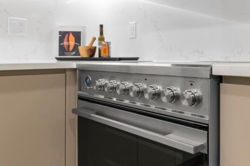 2432 49Th Avenue W, Vancouver, BC 