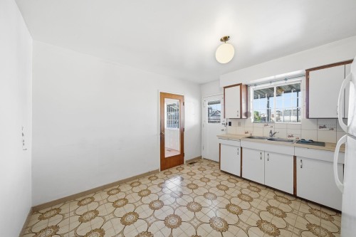 4561 Manor Street, Vancouver, BC 