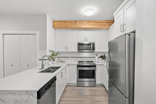 306-22577 Royal Crescent, Maple Ridge, BC 