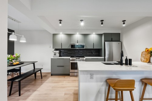 3146 Mountain Highway, North Vancouver, BC 