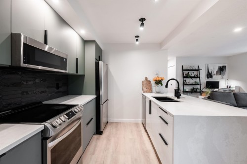 3146 Mountain Highway, North Vancouver, BC 