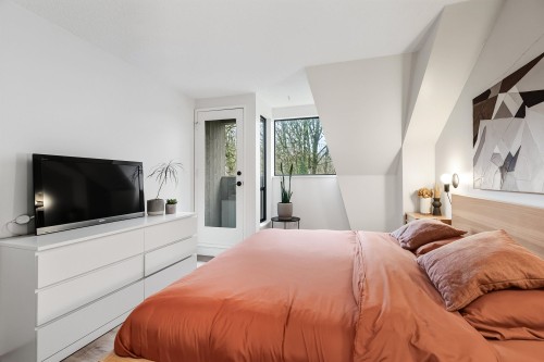 3146 Mountain Highway, North Vancouver, BC 