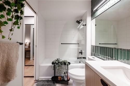 3146 Mountain Highway, North Vancouver, BC 