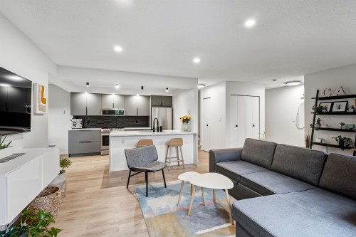 3146 Mountain Highway, North Vancouver, BC 