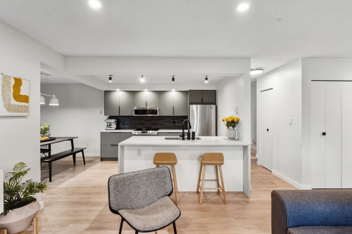 3146 Mountain Highway, North Vancouver, BC 