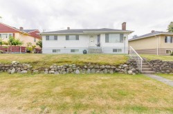 4810 Fairlawn Drive  Burnaby, BC V5C 3R8