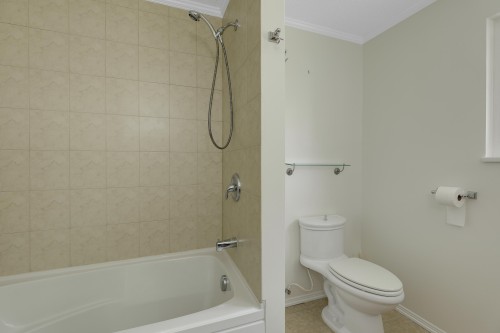 732 29Th Street E, North Vancouver, BC 