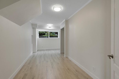 732 29Th Street E, North Vancouver, BC 