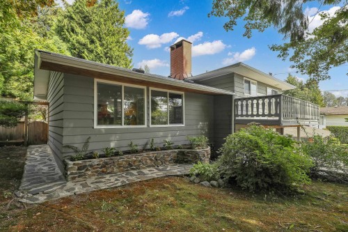 732 29Th Street E, North Vancouver, BC 