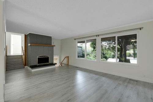 732 29Th Street E, North Vancouver, BC 