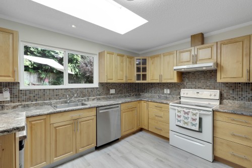 732 29Th Street E, North Vancouver, BC 