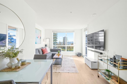 304-108 8th Street E North Vancouver, BC V7L 0H1