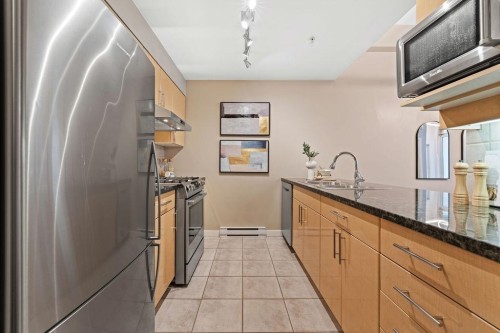 123 Aquarius Mews, Vancouver, BC 